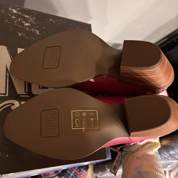 DINGO Primrose Metallic Fuchsia Pink Floral Embroidered Ankle Western Boots 7.5 - Picture 5 of 7